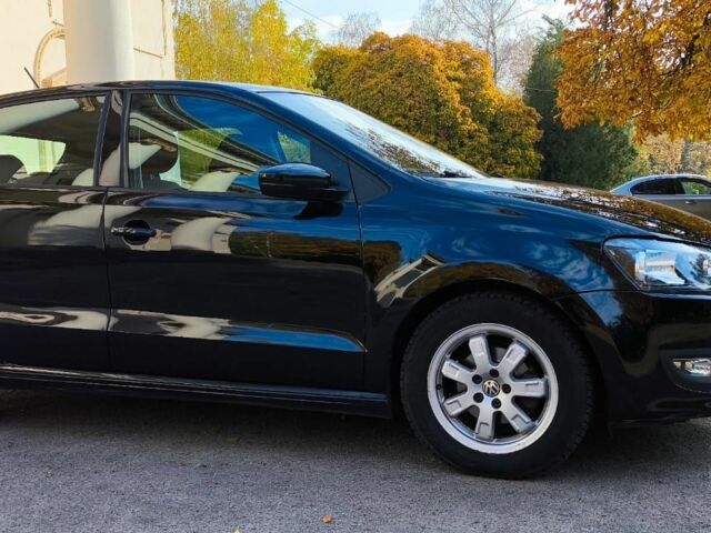 Черный Фольксваген Поло, объемом двигателя 1.2 л и пробегом 272 тыс. км за 6300 $, фото 6 на Automoto.ua