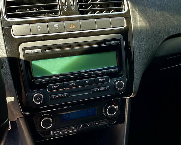 Черный Фольксваген Поло, объемом двигателя 1.39 л и пробегом 174 тыс. км за 9000 $, фото 15 на Automoto.ua