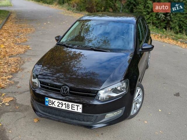 Черный Фольксваген Поло, объемом двигателя 1.6 л и пробегом 126 тыс. км за 8000 $, фото 1 на Automoto.ua