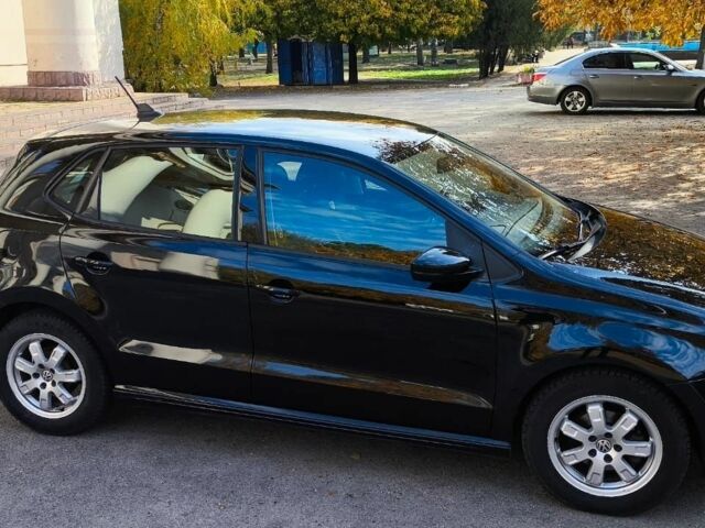 Черный Фольксваген Поло, объемом двигателя 1.2 л и пробегом 272 тыс. км за 6300 $, фото 5 на Automoto.ua