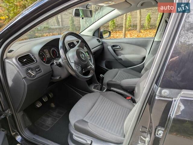 Черный Фольксваген Поло, объемом двигателя 1.6 л и пробегом 126 тыс. км за 8000 $, фото 6 на Automoto.ua