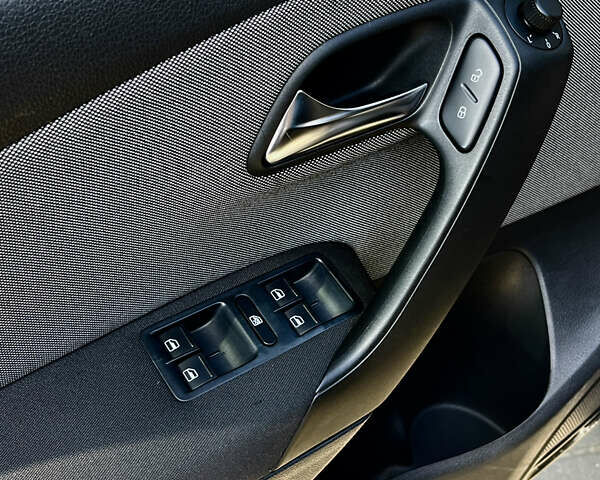 Черный Фольксваген Поло, объемом двигателя 1.39 л и пробегом 174 тыс. км за 9000 $, фото 13 на Automoto.ua