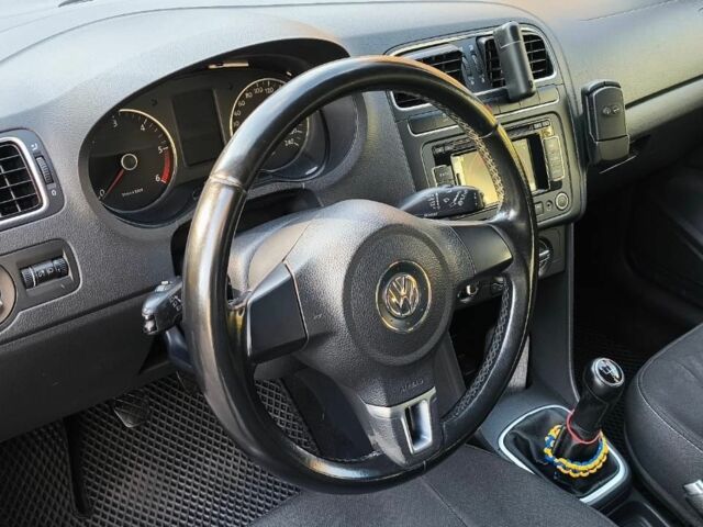 Черный Фольксваген Поло, объемом двигателя 1.2 л и пробегом 272 тыс. км за 6300 $, фото 13 на Automoto.ua