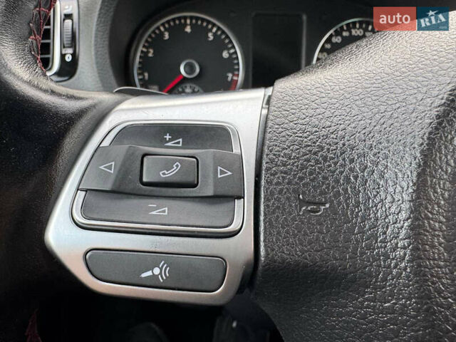 Черный Фольксваген Поло, объемом двигателя 1.4 л и пробегом 217 тыс. км за 9650 $, фото 44 на Automoto.ua