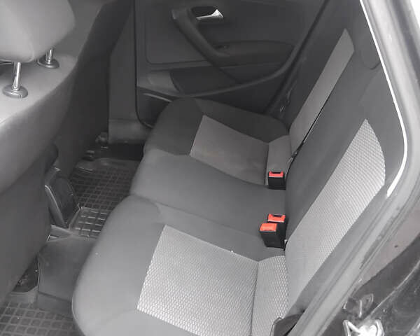 Черный Фольксваген Поло, объемом двигателя 1.6 л и пробегом 160 тыс. км за 8000 $, фото 6 на Automoto.ua