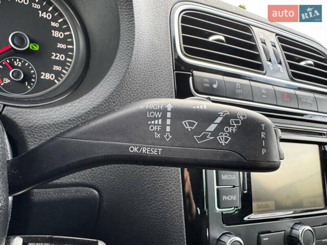 Черный Фольксваген Поло, объемом двигателя 1.4 л и пробегом 217 тыс. км за 9650 $, фото 47 на Automoto.ua