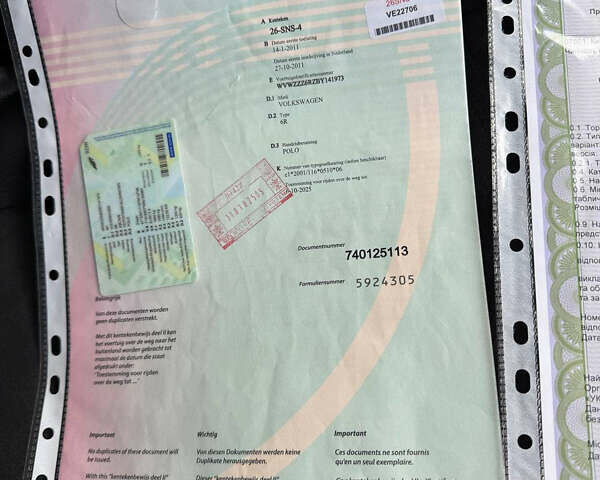 Черный Фольксваген Поло, объемом двигателя 1.4 л и пробегом 217 тыс. км за 9650 $, фото 85 на Automoto.ua