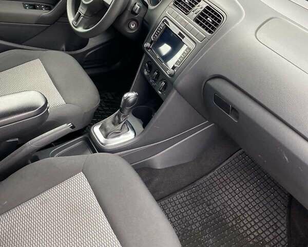 Черный Фольксваген Поло, объемом двигателя 1.39 л и пробегом 103 тыс. км за 7850 $, фото 11 на Automoto.ua