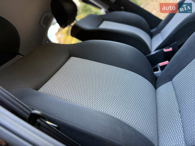 Черный Фольксваген Поло, объемом двигателя 1.39 л и пробегом 143 тыс. км за 7850 $, фото 49 на Automoto.ua