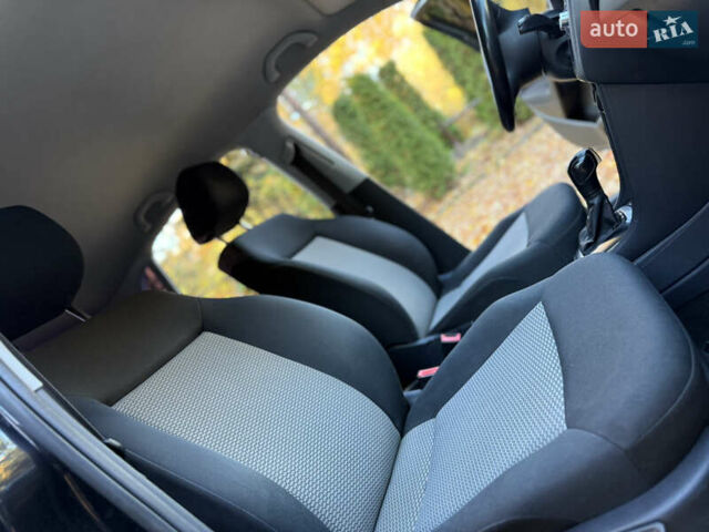 Черный Фольксваген Поло, объемом двигателя 1.39 л и пробегом 143 тыс. км за 7850 $, фото 50 на Automoto.ua