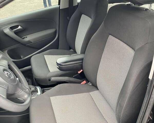 Черный Фольксваген Поло, объемом двигателя 1.39 л и пробегом 103 тыс. км за 7850 $, фото 8 на Automoto.ua