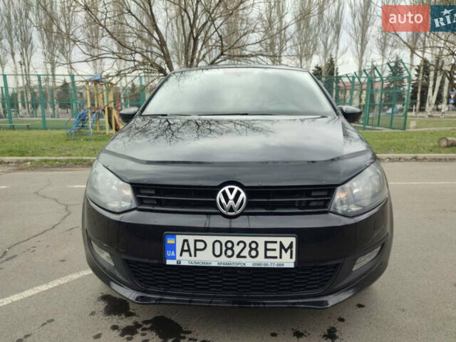 Черный Фольксваген Поло, объемом двигателя 1.2 л и пробегом 130 тыс. км за 6800 $, фото 1 на Automoto.ua