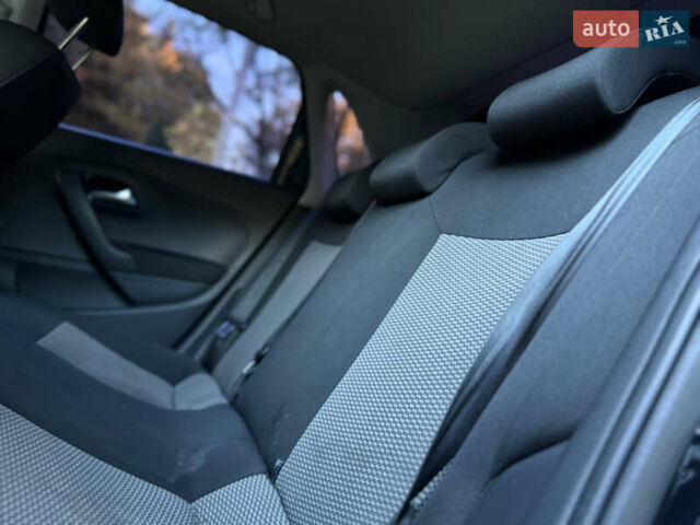 Черный Фольксваген Поло, объемом двигателя 1.39 л и пробегом 143 тыс. км за 7850 $, фото 43 на Automoto.ua