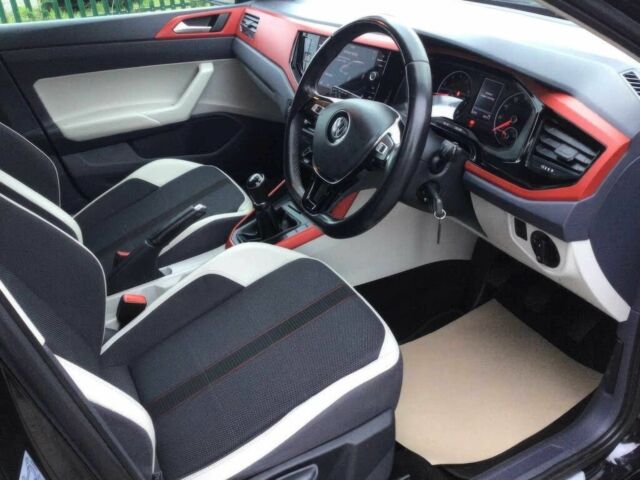 Черный Фольксваген Поло, объемом двигателя 1 л и пробегом 31 тыс. км за 7500 $, фото 8 на Automoto.ua