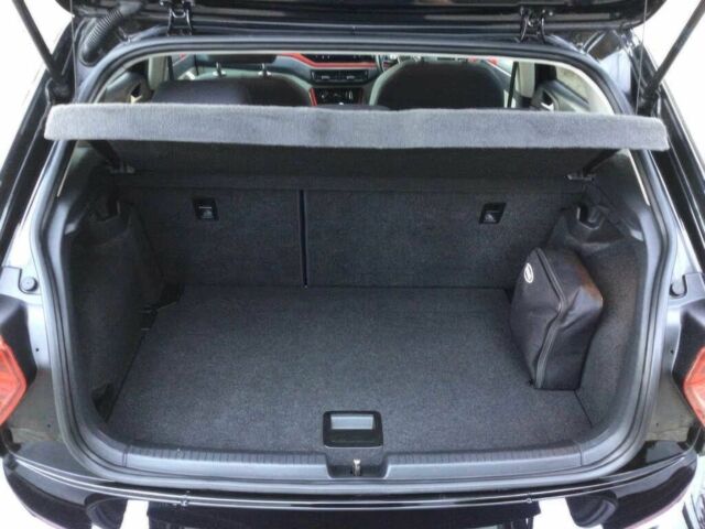 Черный Фольксваген Поло, объемом двигателя 1 л и пробегом 31 тыс. км за 7500 $, фото 10 на Automoto.ua