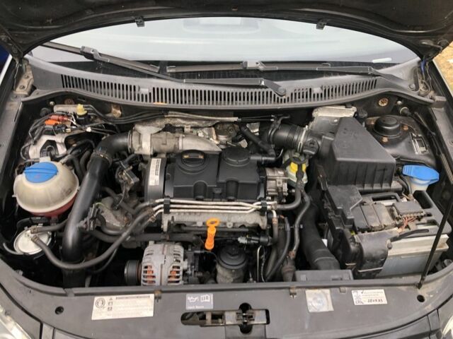 Черный Фольксваген Поло, объемом двигателя 1.4 л и пробегом 260 тыс. км за 3850 $, фото 16 на Automoto.ua