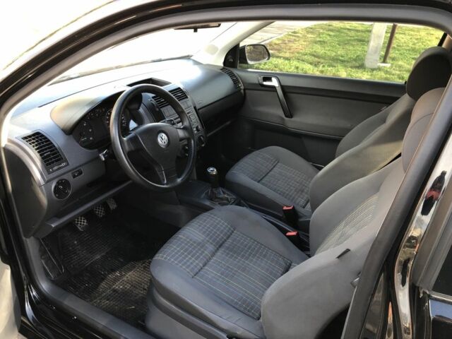 Черный Фольксваген Поло, объемом двигателя 1.4 л и пробегом 260 тыс. км за 3850 $, фото 9 на Automoto.ua