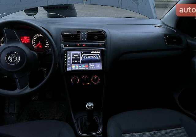 Черный Фольксваген Поло, объемом двигателя 1.6 л и пробегом 200 тыс. км за 6300 $, фото 11 на Automoto.ua