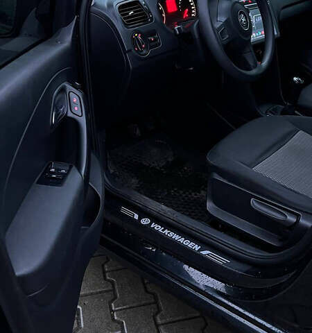 Черный Фольксваген Поло, объемом двигателя 1.6 л и пробегом 200 тыс. км за 6300 $, фото 10 на Automoto.ua