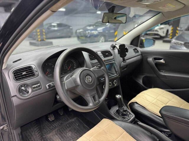 Черный Фольксваген Поло, объемом двигателя 1.6 л и пробегом 226 тыс. км за 7500 $, фото 7 на Automoto.ua