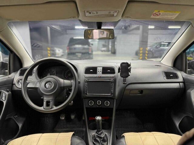 Черный Фольксваген Поло, объемом двигателя 1.6 л и пробегом 226 тыс. км за 7500 $, фото 12 на Automoto.ua