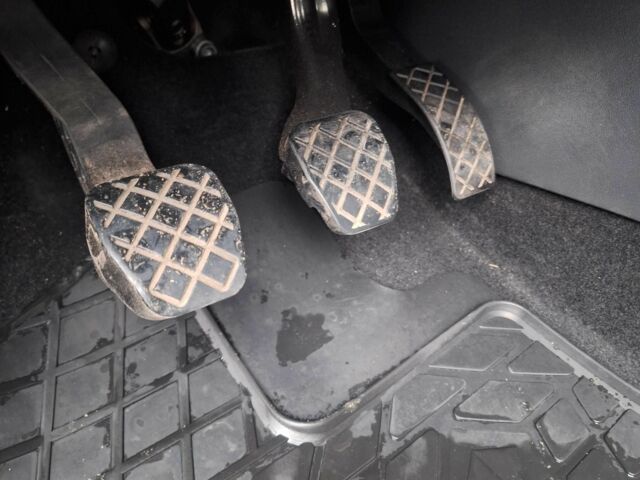 Чорний Фольксваген Поло, об'ємом двигуна 1.2 л та пробігом 68 тис. км за 10000 $, фото 19 на Automoto.ua