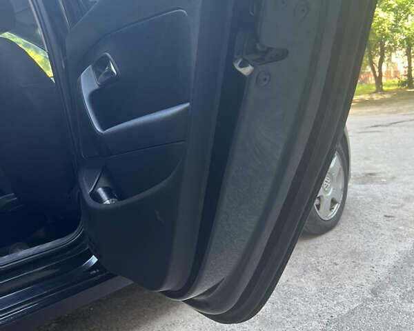 Черный Фольксваген Поло, объемом двигателя 1.6 л и пробегом 198 тыс. км за 6500 $, фото 16 на Automoto.ua