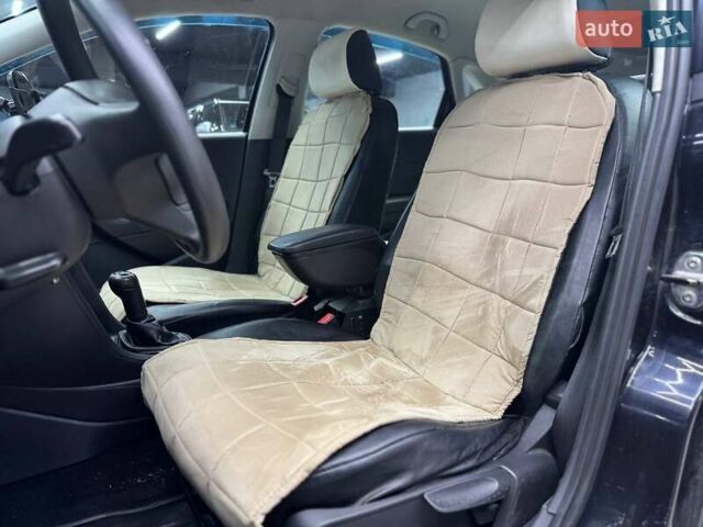 Черный Фольксваген Поло, объемом двигателя 1.6 л и пробегом 226 тыс. км за 7500 $, фото 8 на Automoto.ua