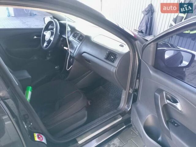 Черный Фольксваген Поло, объемом двигателя 1.6 л и пробегом 212 тыс. км за 6700 $, фото 15 на Automoto.ua