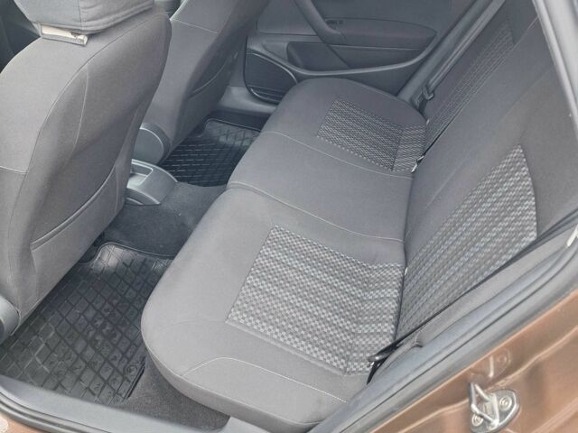 Чорний Фольксваген Поло, об'ємом двигуна 1.2 л та пробігом 68 тис. км за 10000 $, фото 15 на Automoto.ua