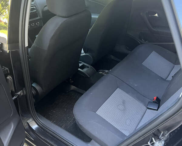 Черный Фольксваген Поло, объемом двигателя 1.6 л и пробегом 198 тыс. км за 6500 $, фото 14 на Automoto.ua