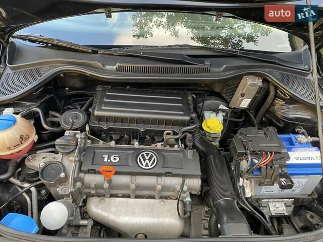 Черный Фольксваген Поло, объемом двигателя 1.6 л и пробегом 70 тыс. км за 8300 $, фото 16 на Automoto.ua