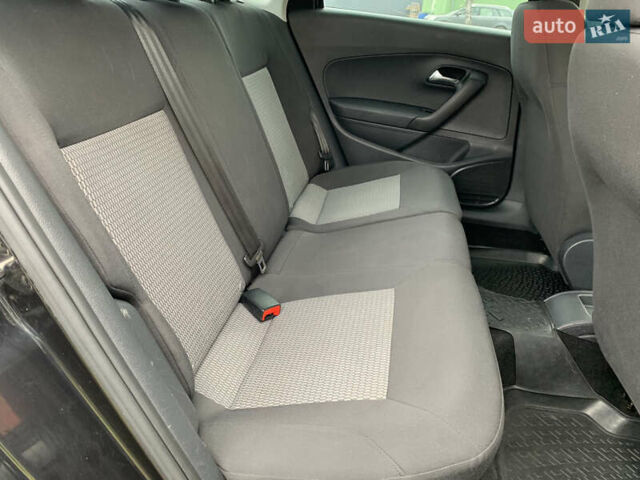 Черный Фольксваген Поло, объемом двигателя 1.6 л и пробегом 275 тыс. км за 5900 $, фото 15 на Automoto.ua