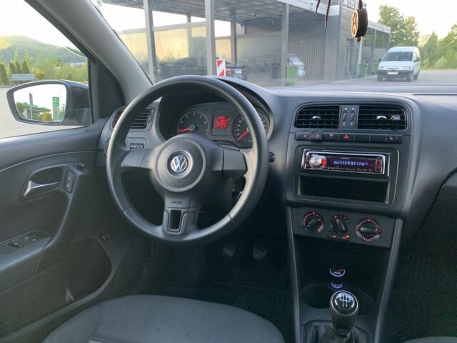 Черный Фольксваген Поло, объемом двигателя 1.6 л и пробегом 275 тыс. км за 6199 $, фото 8 на Automoto.ua