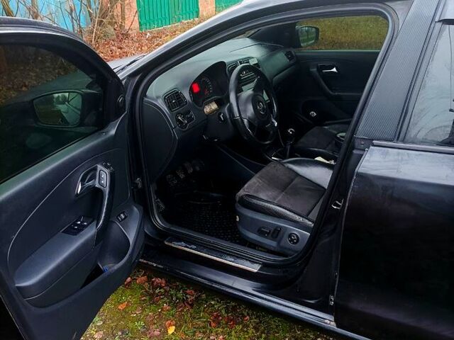 Чорний Фольксваген Поло, об'ємом двигуна 1.6 л та пробігом 270 тис. км за 5500 $, фото 4 на Automoto.ua