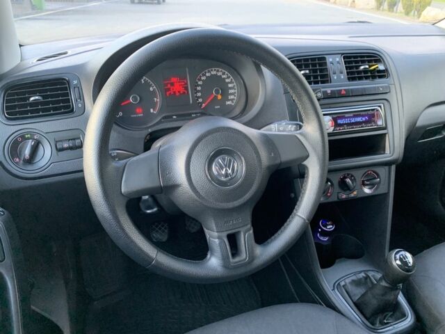 Черный Фольксваген Поло, объемом двигателя 1.6 л и пробегом 275 тыс. км за 6199 $, фото 9 на Automoto.ua