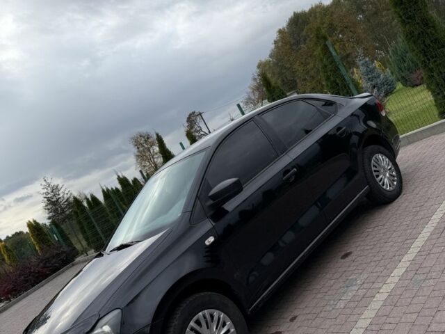 Черный Фольксваген Поло, объемом двигателя 1.6 л и пробегом 180 тыс. км за 5400 $, фото 4 на Automoto.ua