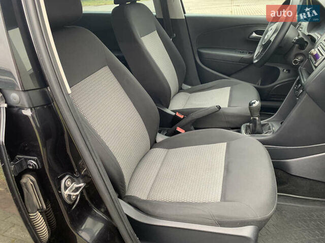 Черный Фольксваген Поло, объемом двигателя 1.6 л и пробегом 275 тыс. км за 5900 $, фото 13 на Automoto.ua