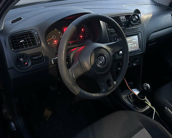 Чорний Фольксваген Поло, об'ємом двигуна 1.6 л та пробігом 270 тис. км за 6100 $, фото 5 на Automoto.ua