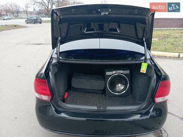 Черный Фольксваген Поло, объемом двигателя 1.6 л и пробегом 253 тыс. км за 6000 $, фото 11 на Automoto.ua