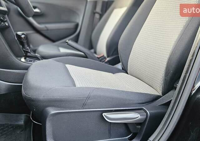 Черный Фольксваген Поло, объемом двигателя 1.6 л и пробегом 150 тыс. км за 8550 $, фото 4 на Automoto.ua