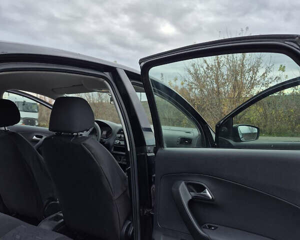 Черный Фольксваген Поло, объемом двигателя 1.6 л и пробегом 181 тыс. км за 6600 $, фото 8 на Automoto.ua