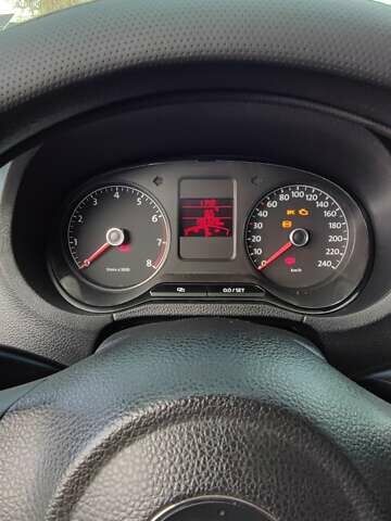 Чорний Фольксваген Поло, об'ємом двигуна 1.6 л та пробігом 196 тис. км за 6400 $, фото 4 на Automoto.ua