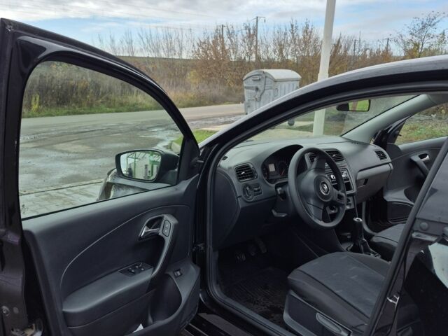 Черный Фольксваген Поло, объемом двигателя 1.6 л и пробегом 181 тыс. км за 6600 $, фото 5 на Automoto.ua