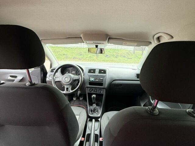 Черный Фольксваген Поло, объемом двигателя 1.6 л и пробегом 180 тыс. км за 5400 $, фото 7 на Automoto.ua