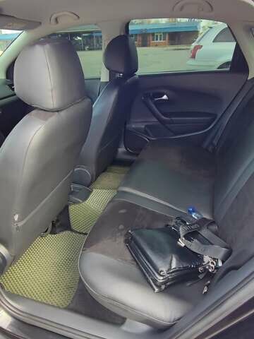 Чорний Фольксваген Поло, об'ємом двигуна 1.6 л та пробігом 196 тис. км за 6400 $, фото 9 на Automoto.ua