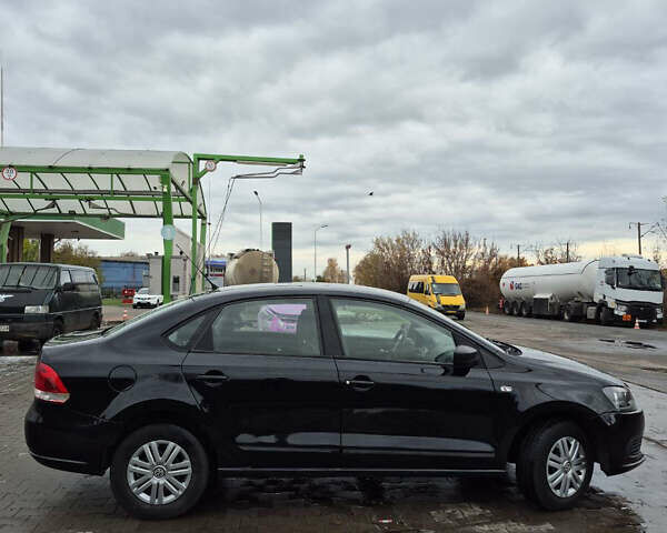 Черный Фольксваген Поло, объемом двигателя 1.6 л и пробегом 181 тыс. км за 6600 $, фото 3 на Automoto.ua