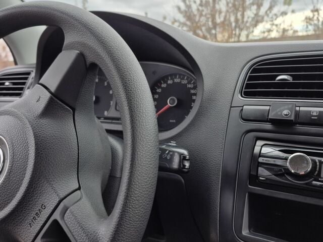 Черный Фольксваген Поло, объемом двигателя 1.6 л и пробегом 181 тыс. км за 6600 $, фото 7 на Automoto.ua