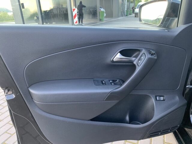 Черный Фольксваген Поло, объемом двигателя 1.6 л и пробегом 275 тыс. км за 6199 $, фото 17 на Automoto.ua