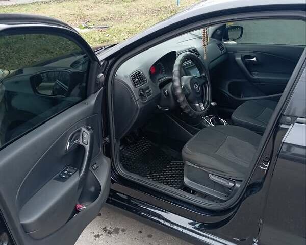 Черный Фольксваген Поло, объемом двигателя 1.6 л и пробегом 253 тыс. км за 6000 $, фото 5 на Automoto.ua